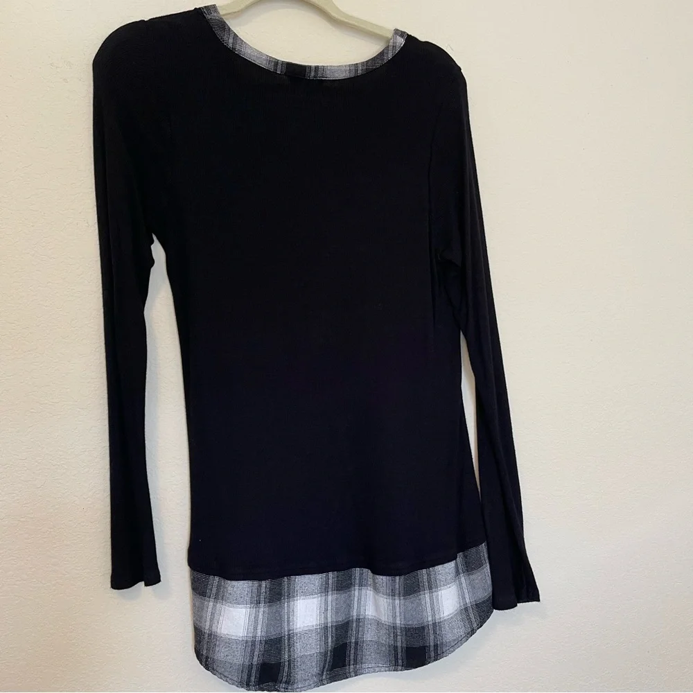 VENUS Ribbed Henley Top - Picture 3 of 9
